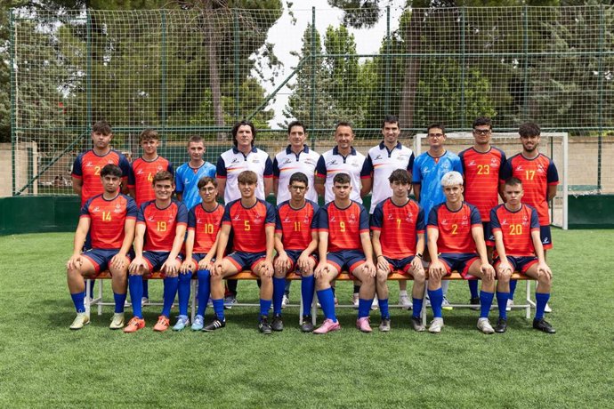 Combinado nacional de fútbol Special Olympics en el que hay seis jugadores aragoneses, además del técnico David Falcón.