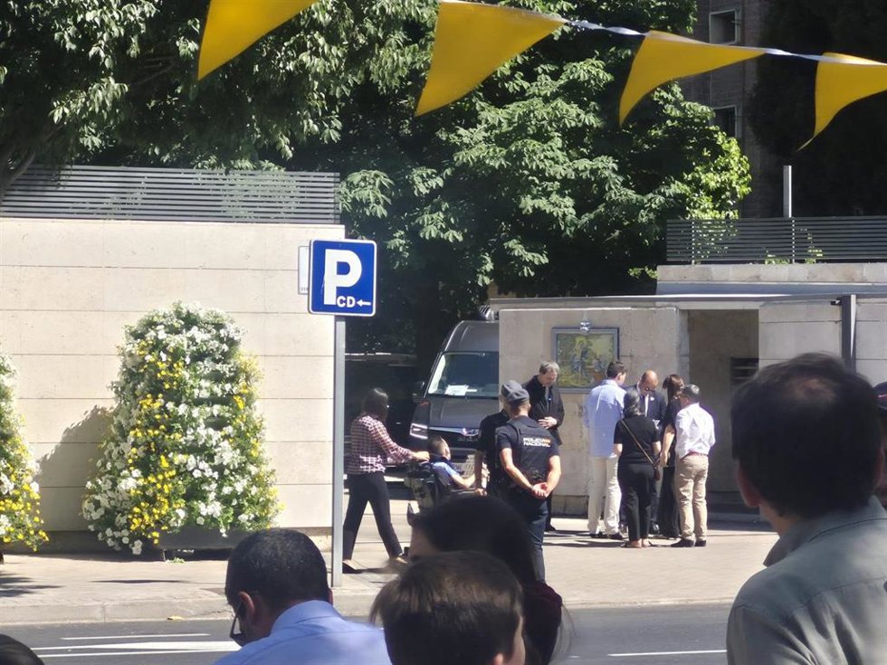 León XIV se reúne en la Nunciatura con un grupo de 30 enfermos, en Madrid a 6 de junio de 2026