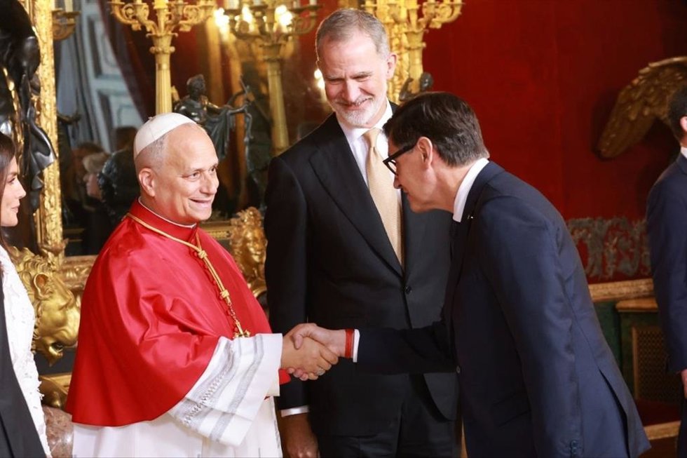 El presidente Salvador Illa saluda al Papa