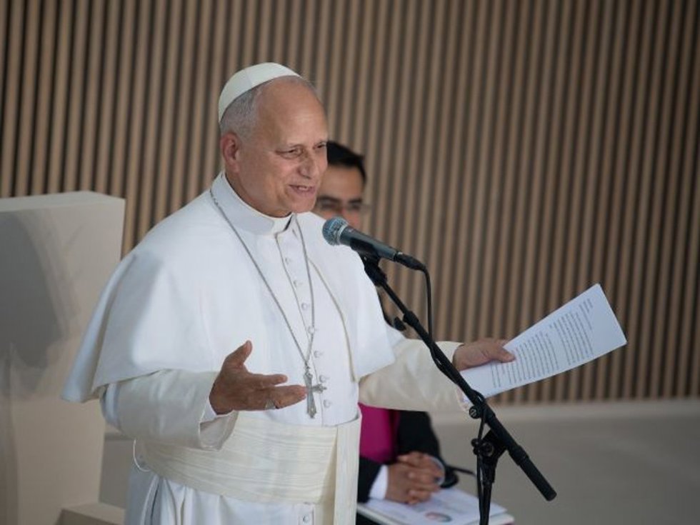 El Papa León XIV durante su visita a los operadores y asistidos del proyecto social CEDIA 24 horas