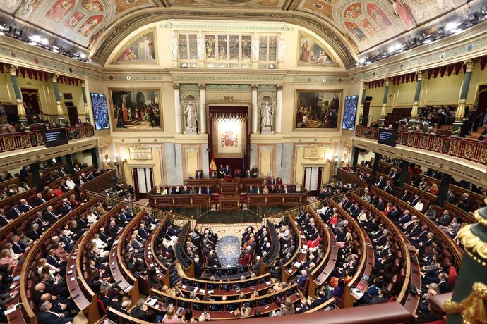 Archivo - Hemiciclo durante el acto institucional ‘Nuestra constitución más longeva’, en el Congreso de los Diputados, a 17 de febrero de 2026, en Madrid (España). Los Reyes presiden la conmemoración de los 47 años de vigencia de la Carta Magna en la sema