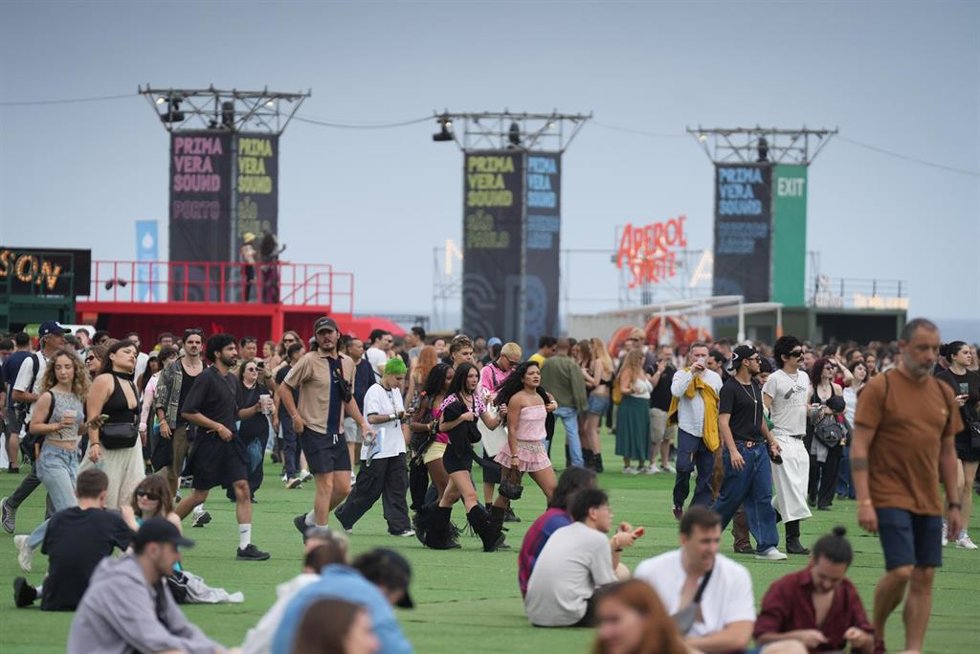 Decenas de personas durante la primera jornada del Primavera Sound Barcelona 2026, a 4 de junio de 2026, en Barcelona, Catalunya (España).