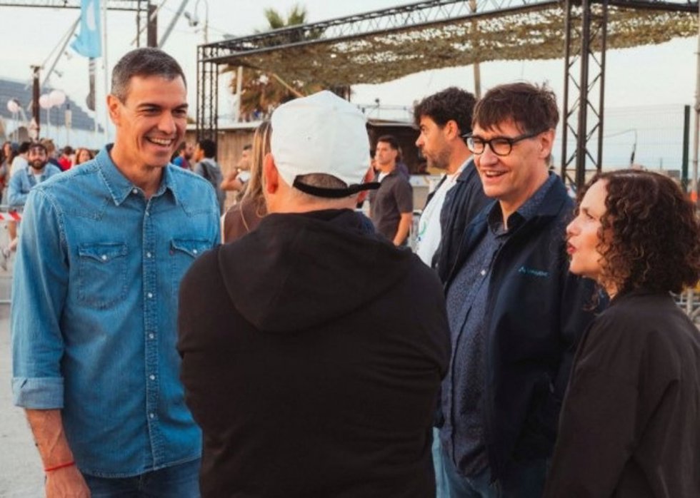 El presidente del Gobierno, Pedro Sánchez, y el presidente de la Generalitat, Salvador Illa, asisten al Primavera Sound