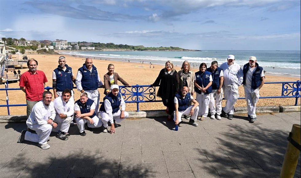 Alumnos del 'Programa Experiencial' restaurarán las barandillas de la Primera del Sardinero