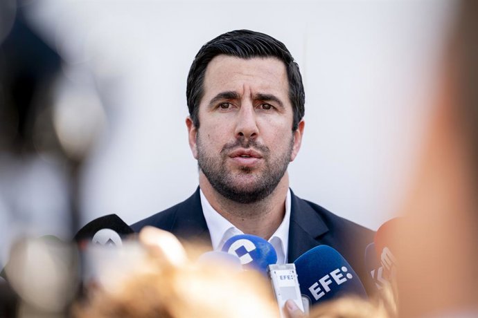 Enrique Riquelme, candidato à presidência do Real Madrid, durante a votação para a eleição presidencial do clube, realizada na Ciudad Deportiva do Real Madrid em 7 de junho de 2026, em Valdebebas, Madri, Espanha.