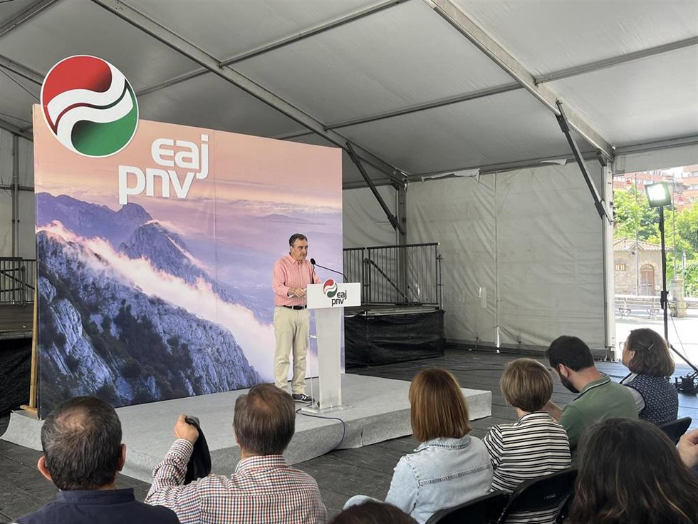 Aitor Esteban durante su discurso en Galdakao