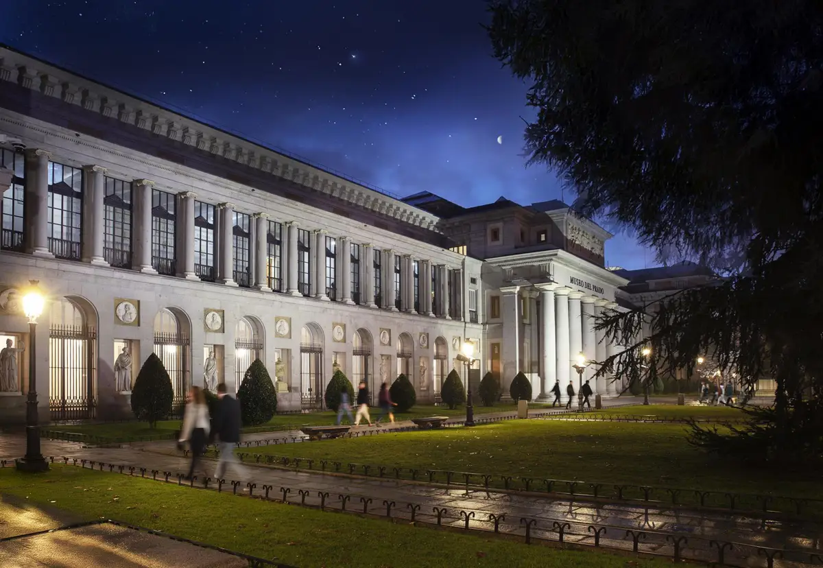 Museo del Prado de noche. - MUSEO DEL PRADO