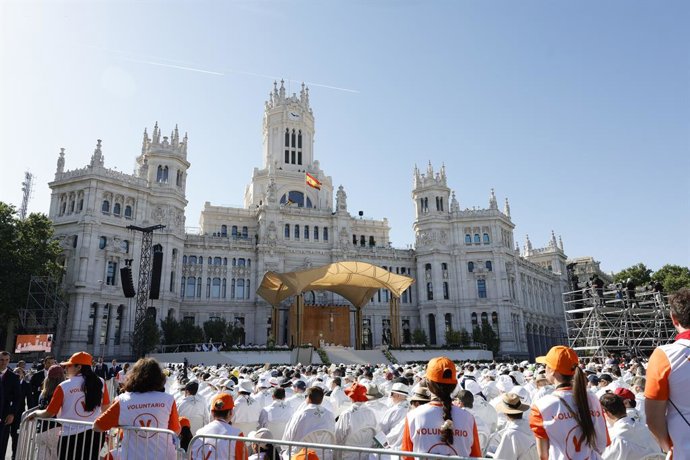 El Papa León XIV preside la misa de Corpus Christi, en la Plaza de Cibeles, a 7 de junio de 2026, en Madrid (España). El Papa León XIV oficia la solemnidad del Corpus Christi en Madrid con una misa y posterior procesión eucarística en el entorno de la cap