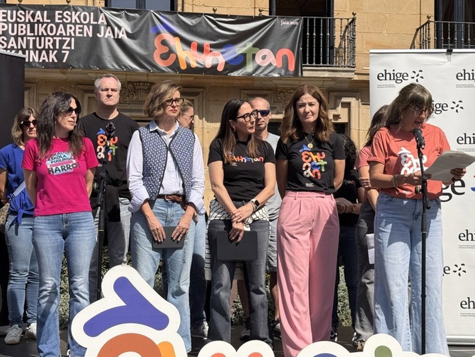 Inauguración de la 33ª Euskal Eskola Publikoaren Jaia en Santurtzi