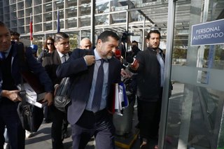 Santiago 7 de junio 2026.  El Fiscal regional Metropolitano Sur, Hector Barros,  Arriba al centro de justicia para participar en la formalizacion contra 19 detenidos de Operacion Tokio, que permitio desarticular una estructura de lavado de activos del