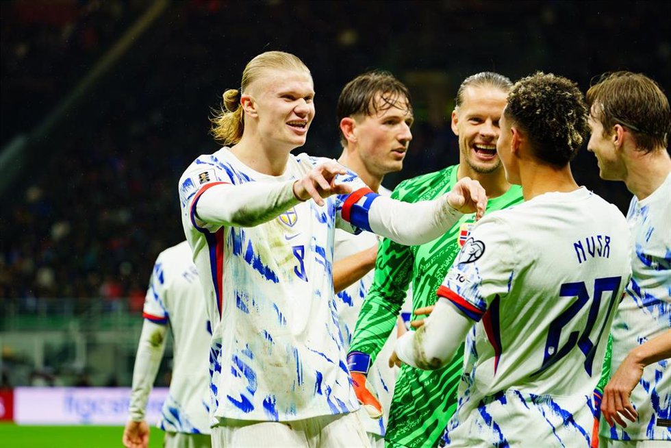 Archivo - El delantero del Manchester City Erling Haaland celebra un gol de la selección de Noruega ante Italia en San Siro.