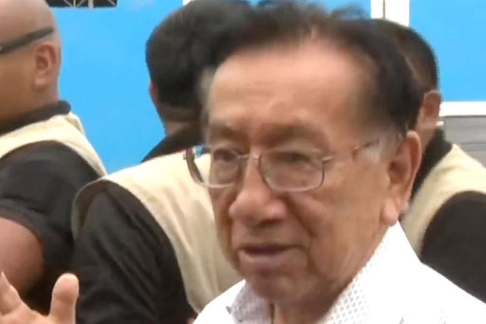 Perú.- Elecciones 2026: presidente Balcázar emito su voto en colegio de Chiclayo