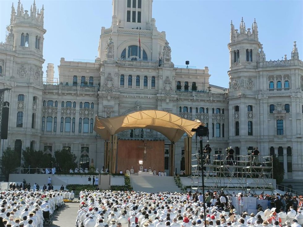 Altar de la Santa Misa en la Plaza de Cibeles presidida por el Papa León XIV, en el marco de su viaje a España, del 6 al 12 de junio. En Madrid, a 7 de junio de 2026