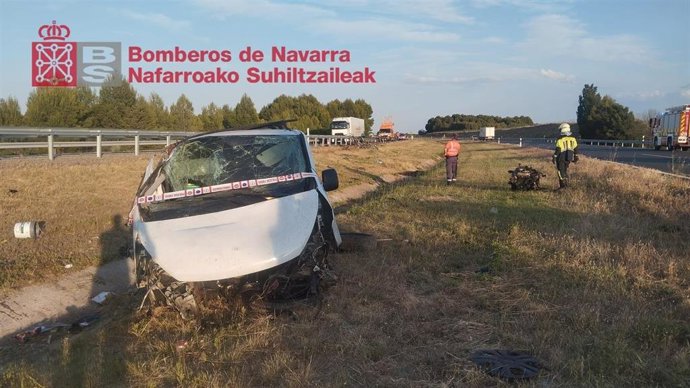 Dos heridos tras salirse su coche de la vía en Murchante