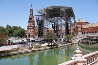 Archivo - Imagen de archivo del escenario de Icónica preparado para el comienzo del festival.