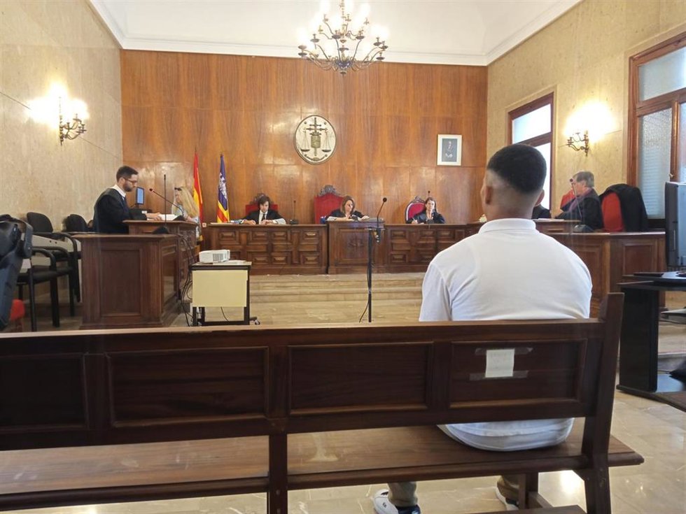 El acusado, durante el juicio.