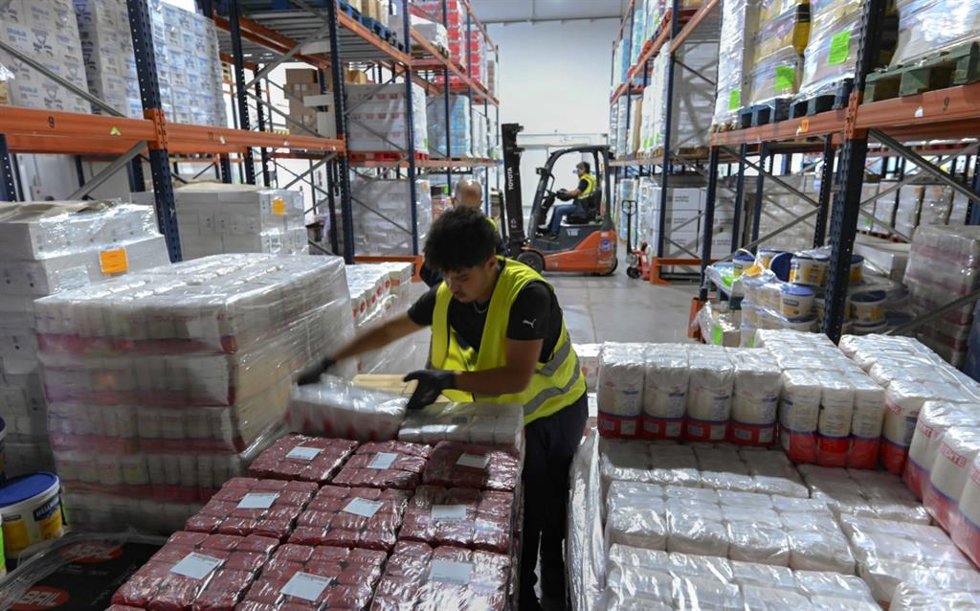 Un voluntario trabajando en la campaña