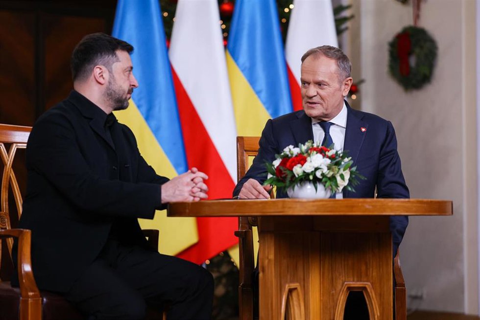Archivo - Volodimir Zelenski y Donald Tusk.