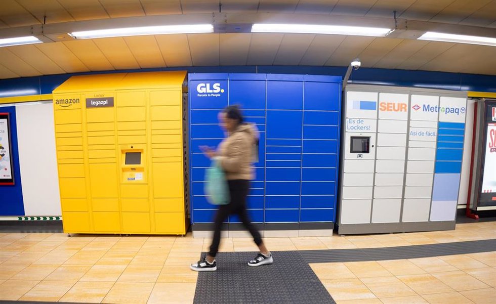 Archivo - Taquillas inteligentes instaladas en el metro de Legazpi, a 11 de marzo de 2026, en Madrid (España).