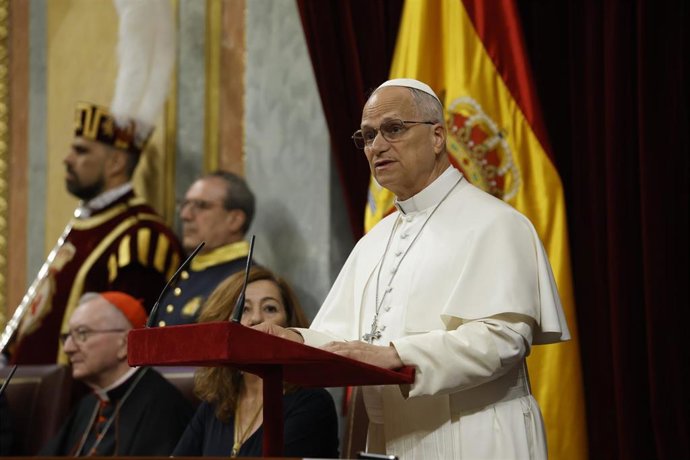 El Papa León XIV interviene durante su visita al Congreso de los Diputados, a 8 de junio de 2026, en Madrid (España). 