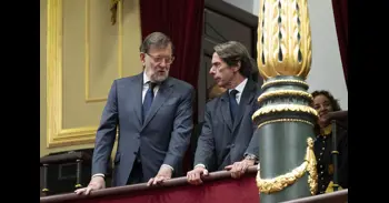 Aznar se va del Congreso antes de que acabe el Papa por tener un vuelo comprometido