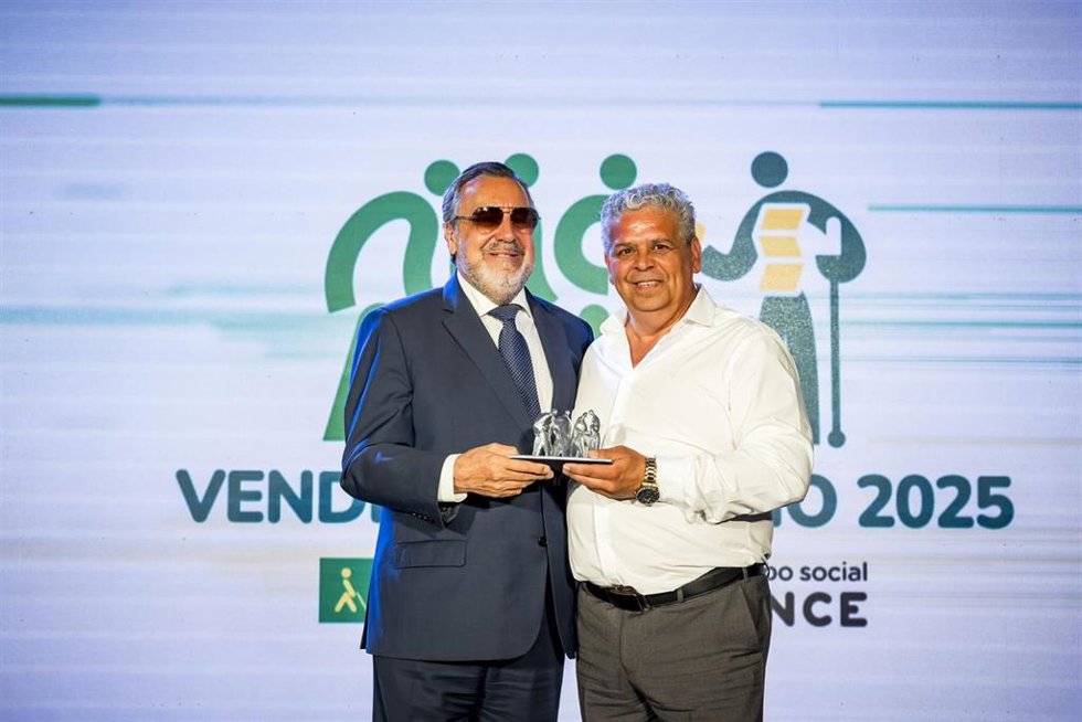 El vendedor de la ONCE en Sanlúcar de Barrameda, Miguel Ángel Jiménez, reconocido como vendedor del año en la provincia de Cádiz