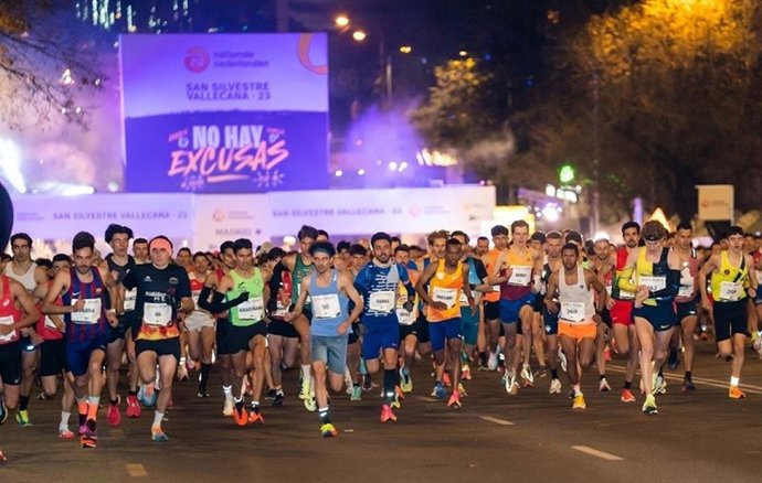 Archivo - Imagen de una edición de la San Silvestre Vallecana