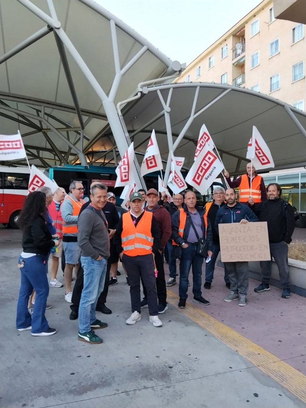CCOO cifra en más del 90% el seguimiento de la huelga del transporte por carretra en Segovia.