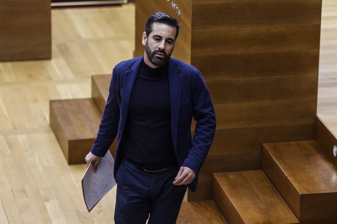 Archivo - Arxiu - El portaveu del PSPV en Les Corts, José Muñoz, intervé durant una sessió de control