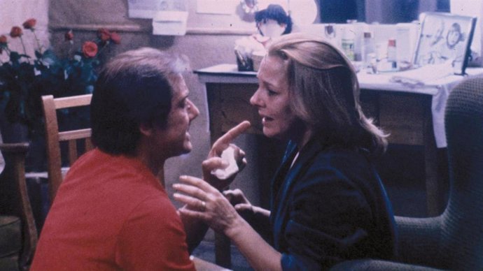Archivo - La Filmoteca de Andalucía homenajerá en su sede de Córdoba a la desaparecida cineasta Josefina Molina con la proyección el jueves 11 de junio de 'Función de noche' (1981), protagonizada por Daniel Dicenta y Lola Herrera.