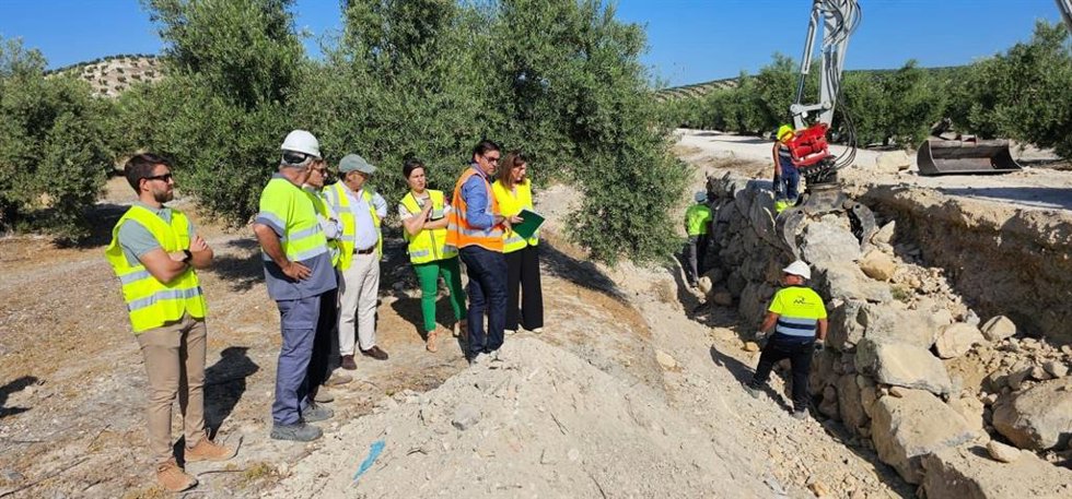 Visita a las obras en el camino rural de Fuerte del Rey a Grañena.