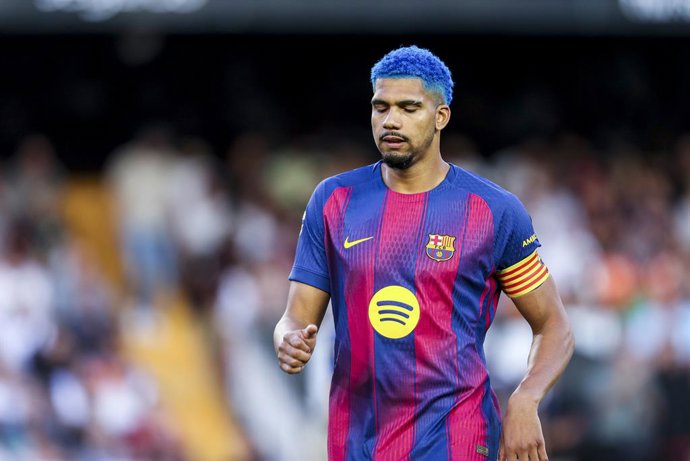 Ronald Araujo of FC Barcelona gestures during the Spanish league, LaLiga EA Sports, football match played between Levante UD and FC Barcelona at Ciutat de Valencia stadium on May 23, 2026, in Valencia, Spain.