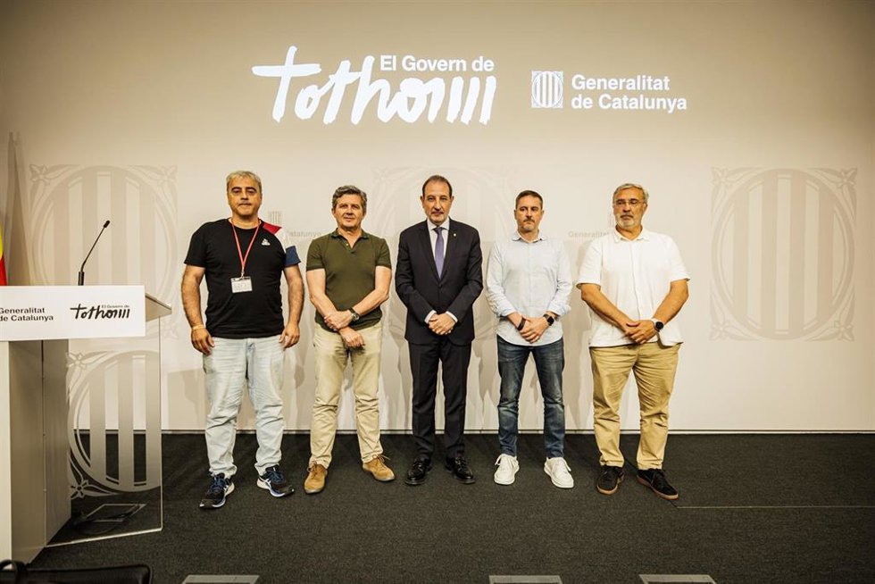 El conseller de Justicia y Calidad Democrática de la Generalitat, Ramon Espadaler, tras la firma del acuerdo con representantes sindicales