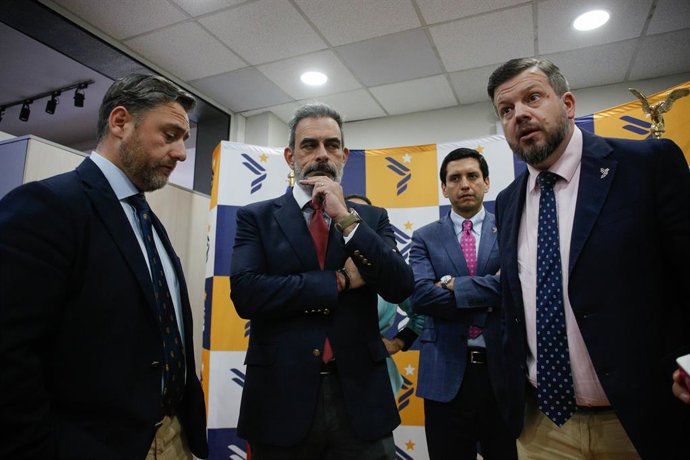 Santiago, 26 de mayo de 2026.  El Presidente del Partido Nacional Libertario, Johannes Kaiser junto su Directiva Nacional y parlamentarios del Partido, ofrecen un punto de prensa con motivo de acusacion constitucional contra el ex ministro Grau.   Diego