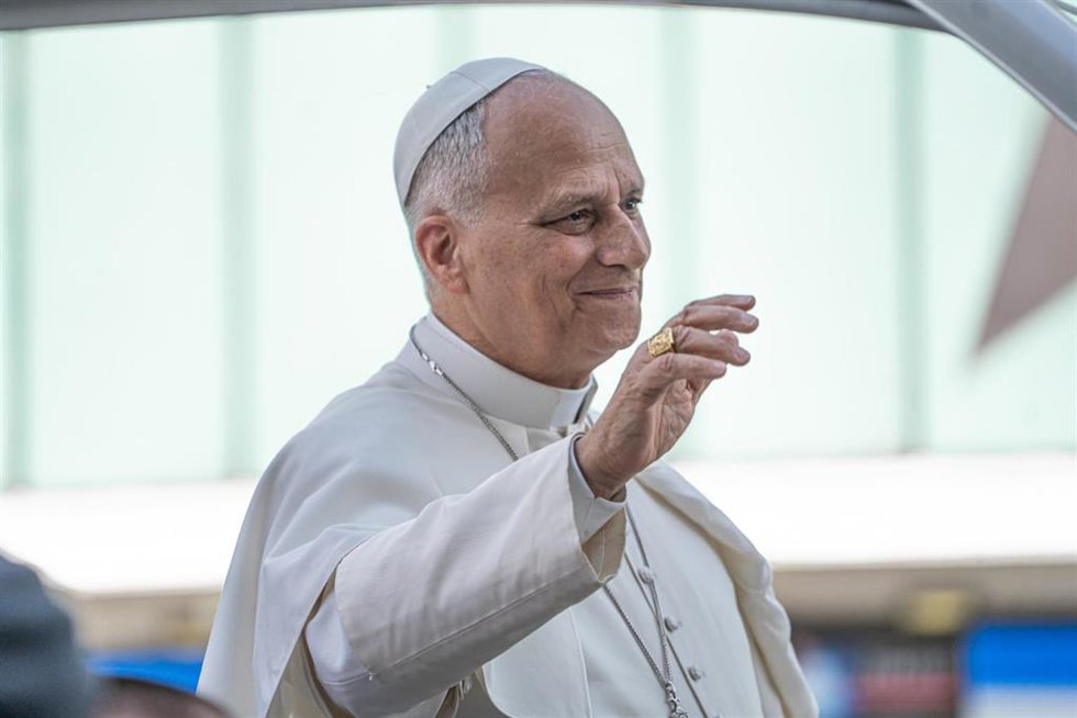 El Papa León XIV llega en el Papamóvil al Movistar Arena, a 7 de junio de 2026, en Madrid