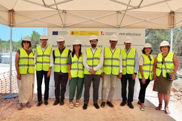 El secretario de Estado de Energía, Joan Groizard, y la presidenta de Redeia, Beatriz Corredor, visitan las obras del sistema de baterías