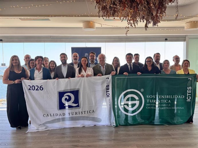 Entrega de Banderas 'Q' de Calidad y 'S' de Sostenibilidad Turística a playas y puertos deportivos certificados de la Región de Murcia