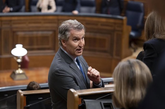 El prsidente del PP, Alberto Núñez Feijóo, durante la visita del Papa León XIV al Congreso de los Diputados, a 8 de junio de 2026, en Madrid (España). León XIV es el primer papa que pronuncia un discurso como jefe del Estado Vaticano ante diputados y sena