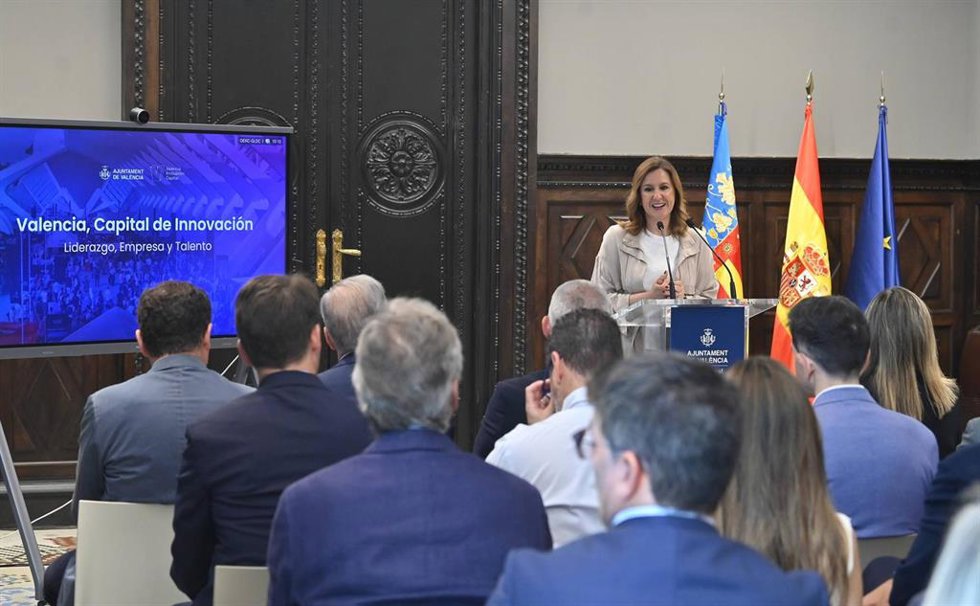 La alcaldesa de València, María José Catalá, en la presentación de los datos sobre el impacto económico de Valencia Digital Summit 2025.