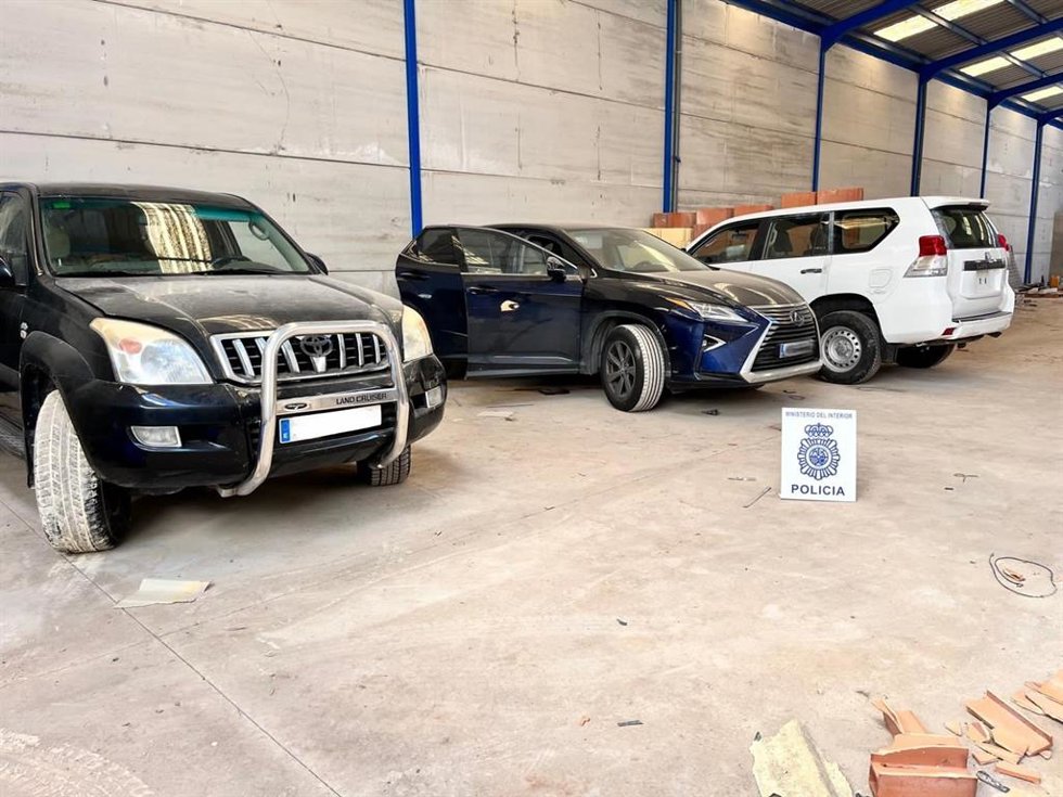 Vehículos hallados en La Línea de la Concepción que iban a usarse para transportar fardos de droga.