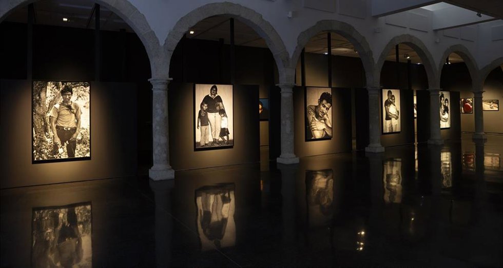 Exposición 'La Bestia', de Isabel Muñoz, en el CAF.