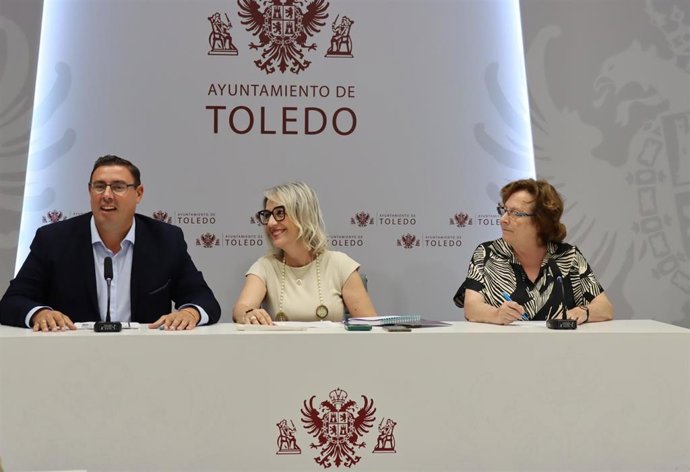La vicealcaldesa y concejal de Seguridad Ciudadana, Inés Cañizares; la concejal de Cultura, Ana Pérez; y el concejal de Festejos y Juventud, José Vicente García Toledano, en rueda de prensa.