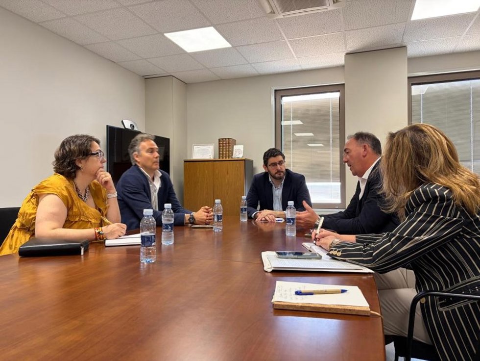 De izquierda a derecha, la consejera de Agricultura, Arancha Simón; Gustavo Lázaro, el vicepresidente Alejandro Nolasco, Alberto Pérez Millán y la directora general Amparo Cuéllar