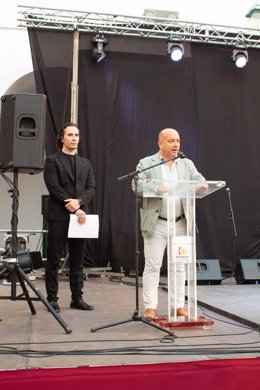 El delegado de Cultura, Gabriel Duque, interviene en la celebración del Certamen de Jóvenes Flamencos.