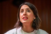 Irene Montero acusa al Papa, el jefe de una "teocracia", de atacar el derecho al aborto con su discurso en el Congreso