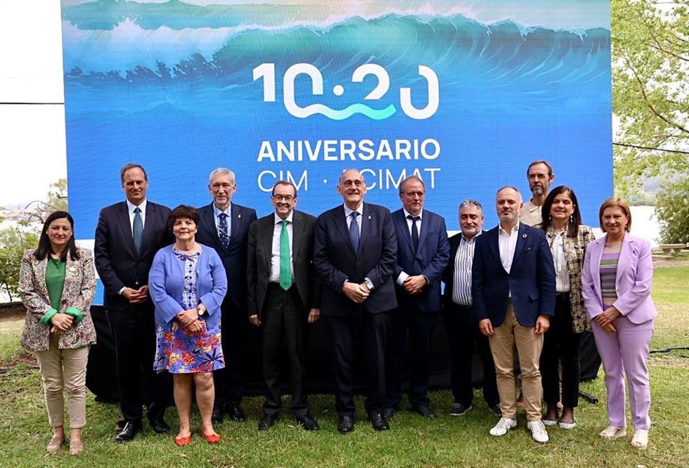 Imagen de asistentes al acto.