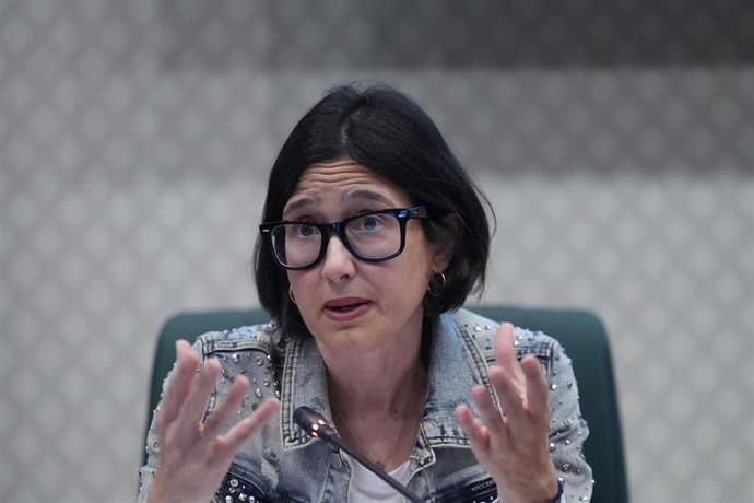 La consellera de Interior de la Generalitat, Núria Parlon, interviene durante una rueda de prensa para explicar los Presupuestos de su Departament, en el Parlament, a 26 de mayo de 2026, en Barcelona, Catalunya (España).