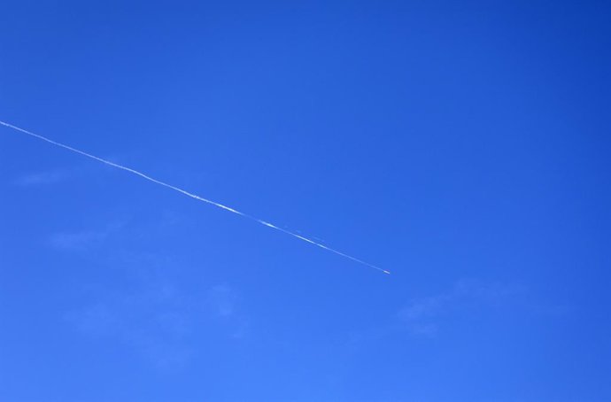 June 8, 2026, Hebron, West Bank, Palestinian Territory: Smoke trails from Iranian missiles launched toward Israel are seen in the sky over the West Bank city of Hebron on June 8, 2026. Air raid sirens sounded in several cities across central and southern 