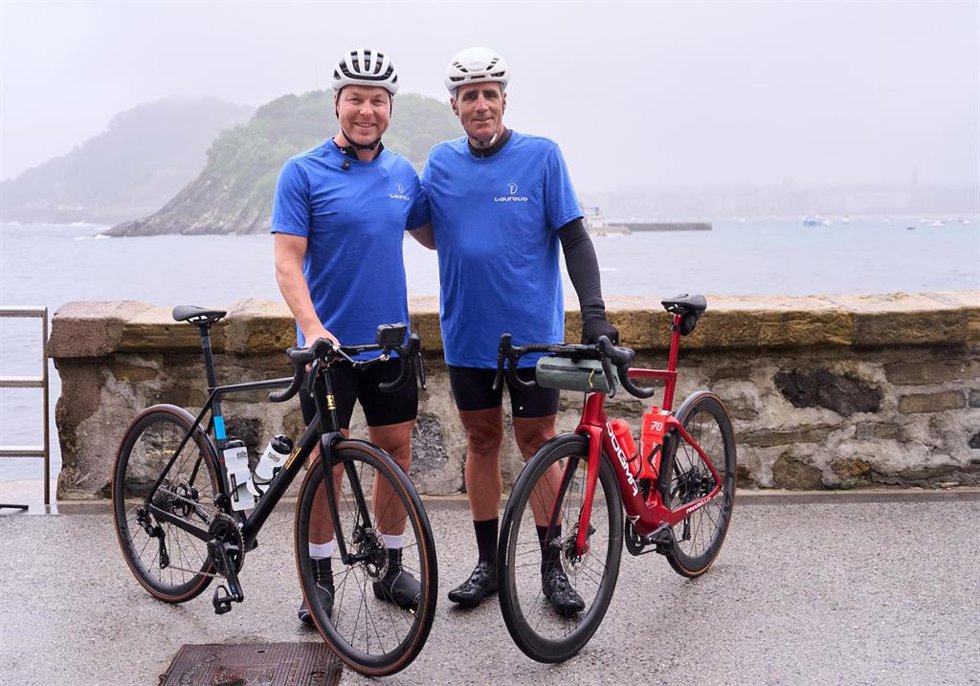 Chris Hoy junto a Miguel Indurain antes de iniciar el Coast to Coast Challenge