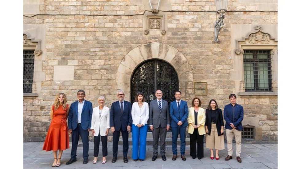 El conseller de Unión Europea y Acción Exterior de la Generalitat, Jaume Duch, junto a los delegados territoriales del Govern